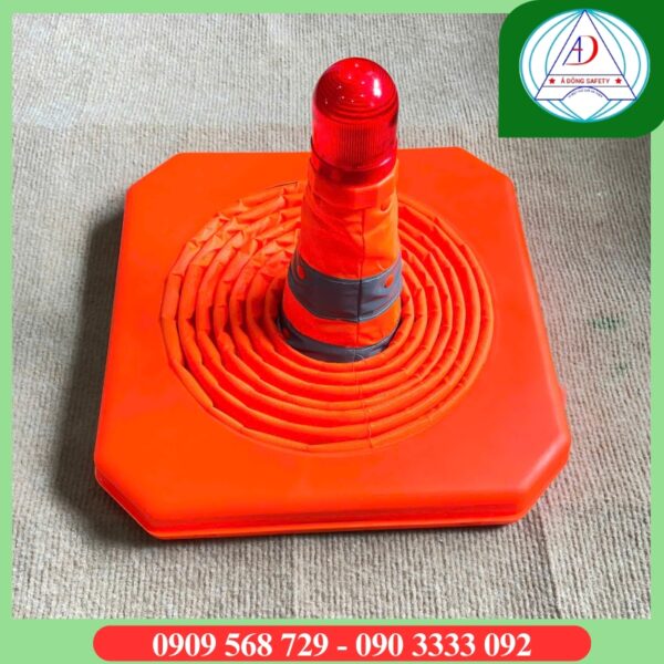 coc-tieu-giao-thong-xep-gon-co-den-chop