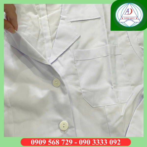 ao-blouse-tay-dai-mau-trang