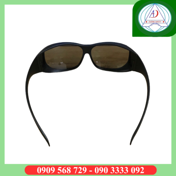 kinh-chong-tia-laser-SK-Co2-4-Gray