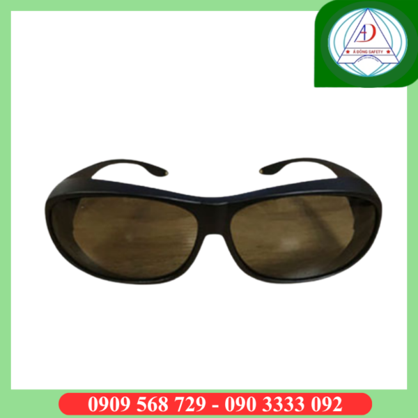 kinh-chong-tia-laser-SK-Co2-4-Gray